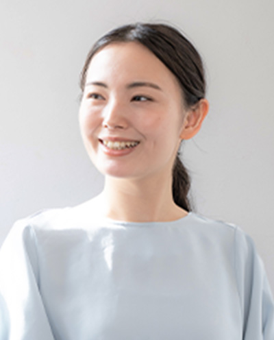 女性社員3